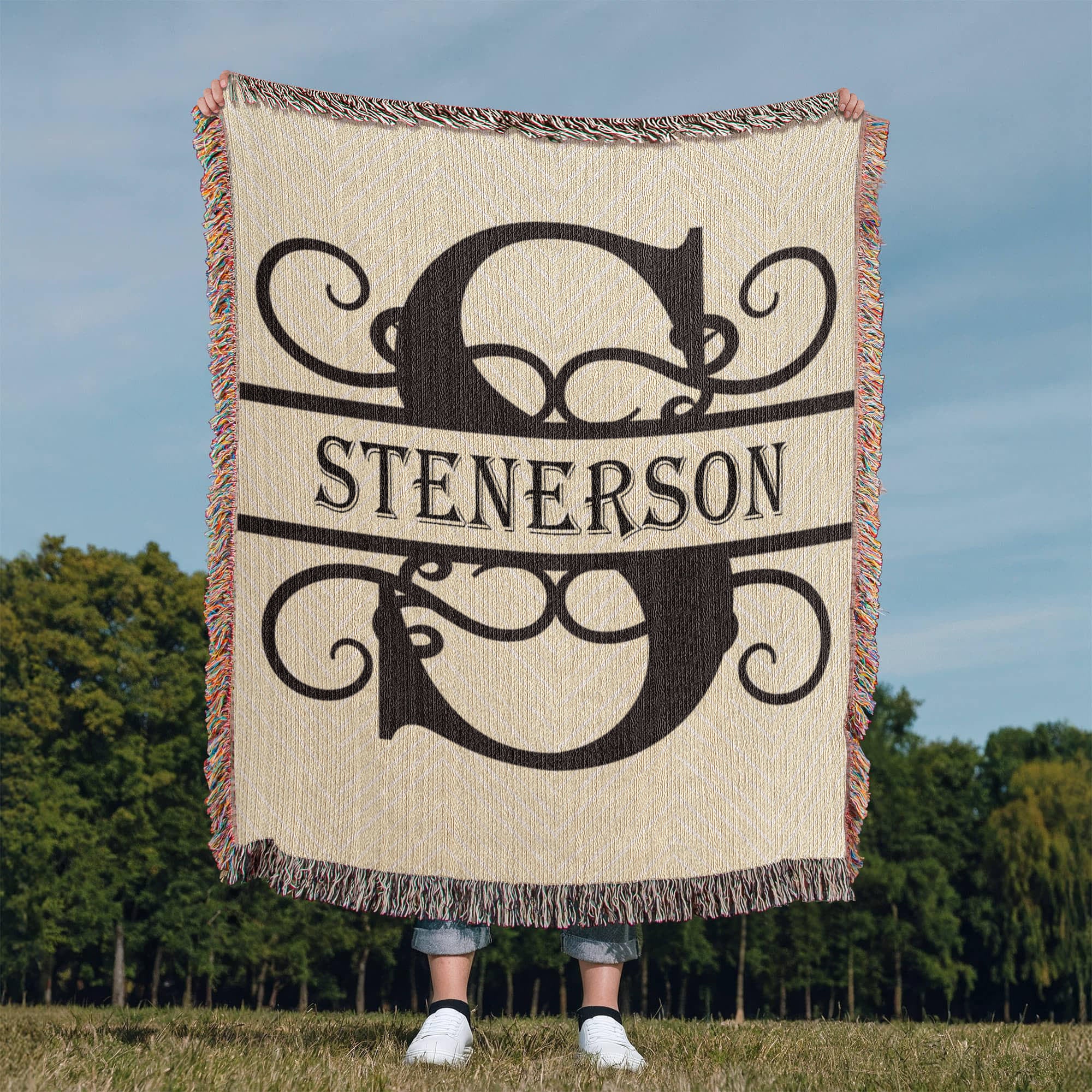Personalized Swirled Monogram Family Name Woven Blanket Throw – Custom Home Gift